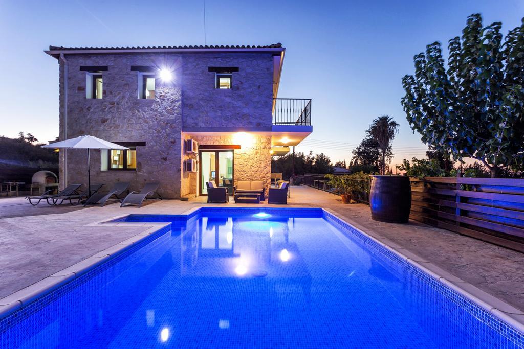 Villa Nikolina Dhrousha Bagian luar foto