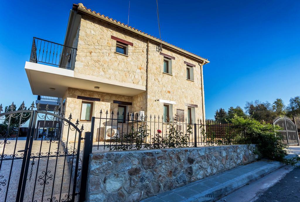 Villa Nikolina Dhrousha Bagian luar foto