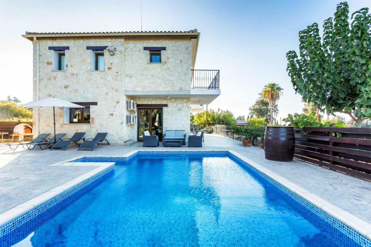 Villa Nikolina Dhrousha Bagian luar foto