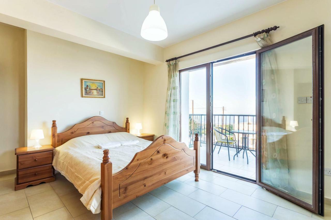 Villa Nikolina Dhrousha Bagian luar foto