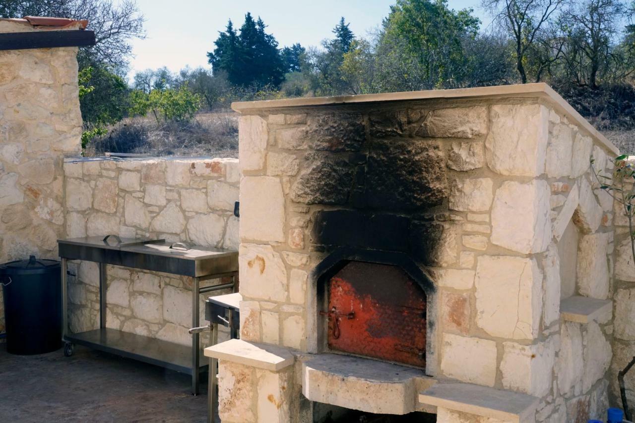 Villa Nikolina Dhrousha Bagian luar foto