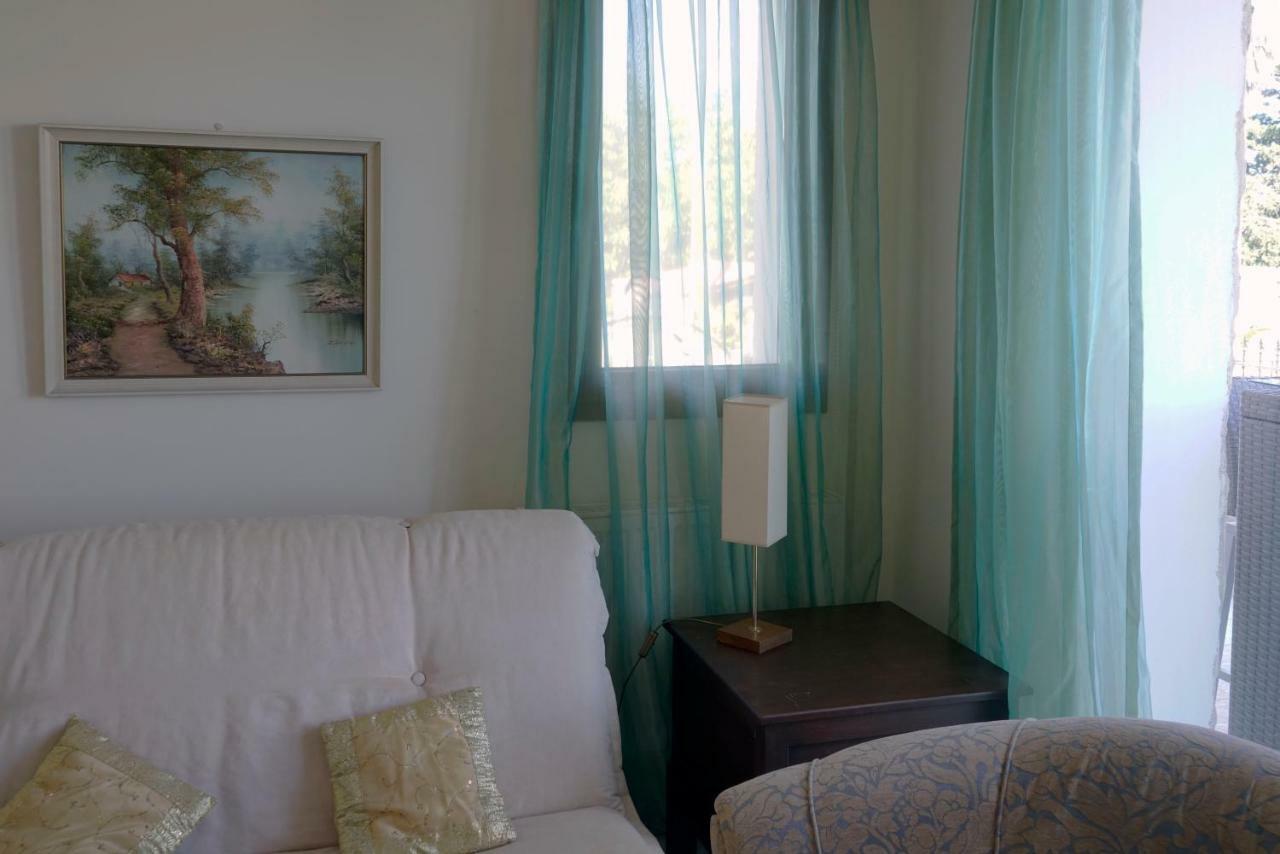 Villa Nikolina Dhrousha Bagian luar foto